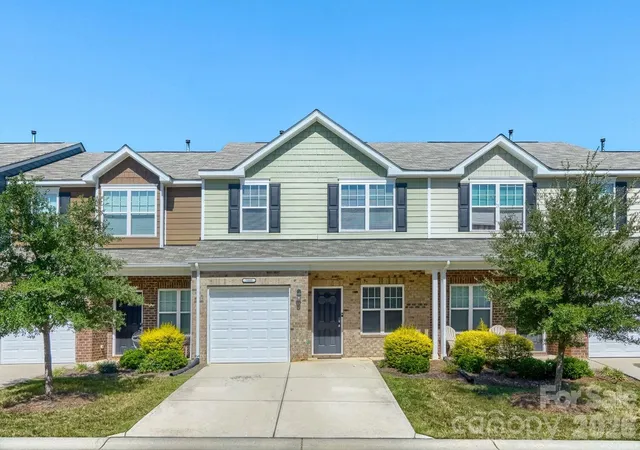 Photo 1 of Single family home for sale at 5008 Spring Arbor Ln, Charlotte, NC 28213 | MLS# 4428249 | Listing updated on 2026-10-08