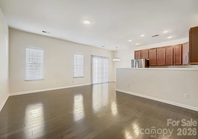 Photo 2 of Single family home for sale at 5008 Spring Arbor Ln, Charlotte, NC 28213 | MLS# 4428249 | Listing updated on 2026-10-08