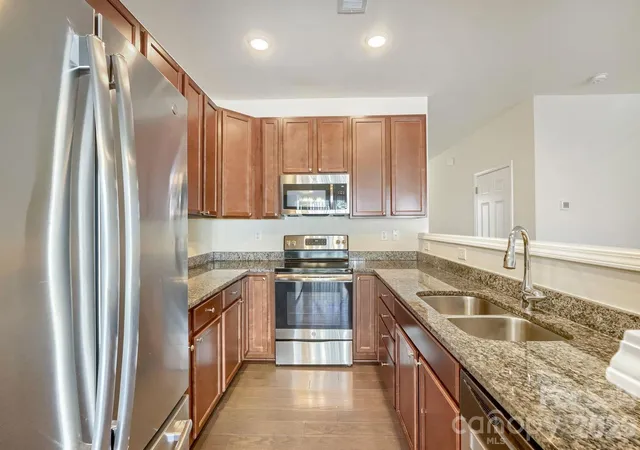 Photo 3 of Single family home for sale at 5008 Spring Arbor Ln, Charlotte, NC 28213 | MLS# 4428249 | Listing updated on 2026-10-08