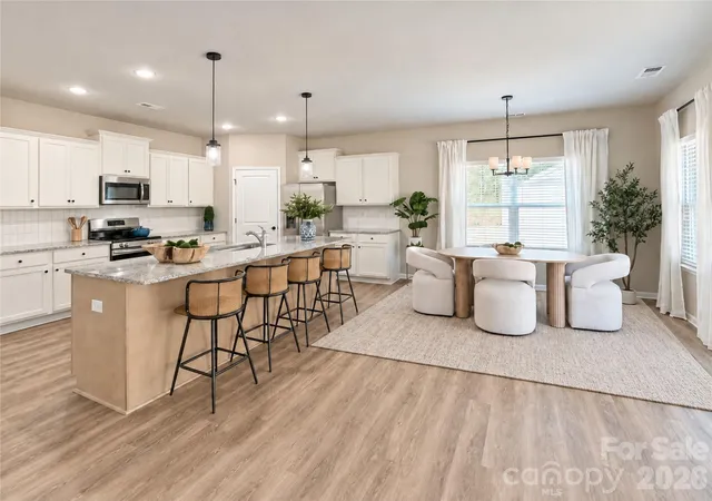 Photo 4 of Single family home for sale at 8913 Sawyer Run Ct, Charlotte, NC 28215 | MLS# 4428253 | Listing updated on 2026-10-01