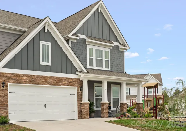 Single family home for sale at 30 Silverthorne Ct, Hendersonville, NC 28792 | MLS# 4428256