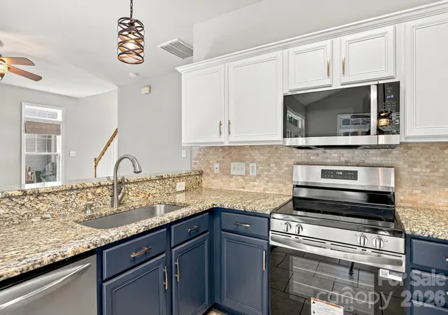 Photo 2 of Single family home for sale at 1513 Bucklebury Ct, Charlotte, NC 28269 | MLS# 4428259 | Listing updated on 2026-10-01