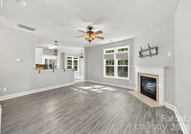 Photo 4 of Single family home for sale at 1513 Bucklebury Ct, Charlotte, NC 28269 | MLS# 4428259 | Listing updated on 2026-10-01