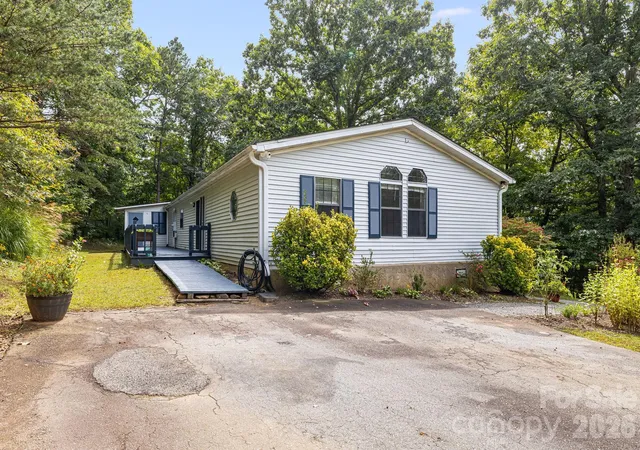 Photo 2 of Single family home for sale at 75 Cliffview Dr, Asheville, NC 28803 | MLS# 4428267 | Listing updated on 2026-10-02