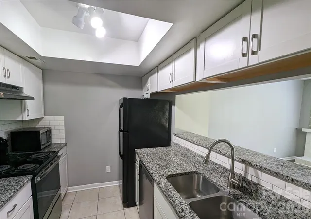 Photo 4 of Condo for sale at 8021 Cedar Glen Dr, Charlotte, NC 28212 | MLS# 4428273 | Listing updated on 2026-10-01