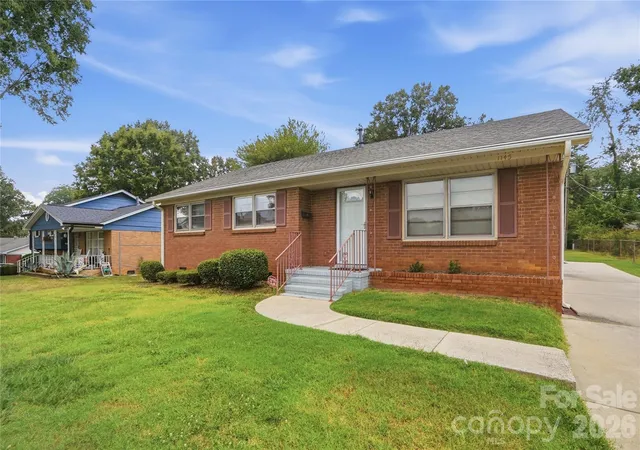 Photo 1 of Single family home for sale at 1745 Northbrook Dr, Charlotte, NC 28216 | MLS# 4428285 | Listing updated on 2026-09-29