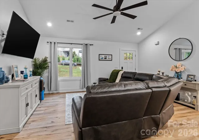 Photo 3 of Single family home for sale at 110 S Yadkin River Rd, Statesville, NC 28625 | MLS# 4428286 | Listing updated on 2026-10-04