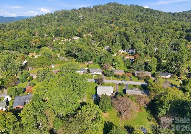 Photo 46 of Single family home for sale at 20 Oak Leaf Ln, Arden, NC 28704 | MLS# 4428289 | Listing updated on 2026-10-06