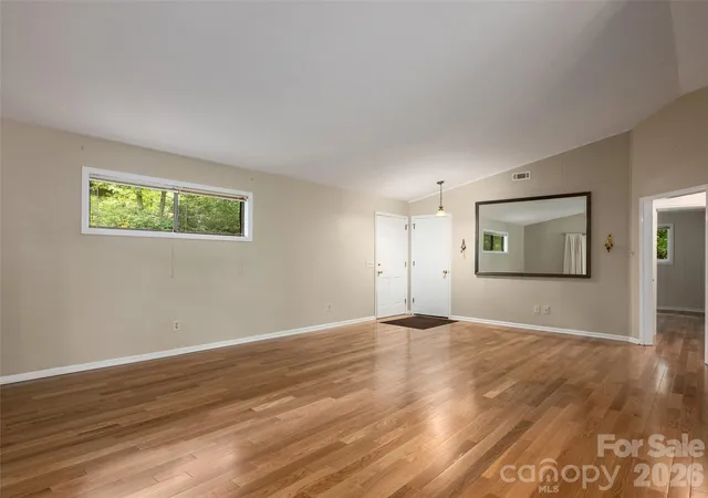 Listing Photo 4 - Condo for sale in building located at 15 Cedarbrook Dr, Hendersonville, NC 28739