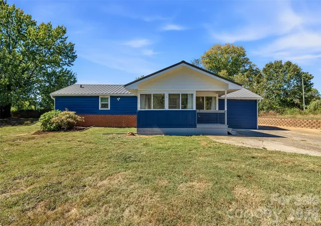 Photo 1 of Single family home for sale at 181 Moody Ave, Candler, NC 28715 | MLS# 4428297 | Listing updated on 2026-10-17