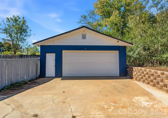 Photo 3 of Single family home for sale at 181 Moody Ave, Candler, NC 28715 | MLS# 4428297 | Listing updated on 2026-10-17