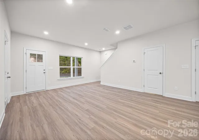 Photo 4 of Single family home for sale at 610 W Lewis St, Dallas, NC 28034 | MLS# 4428302 | Listing updated on 2026-09-25