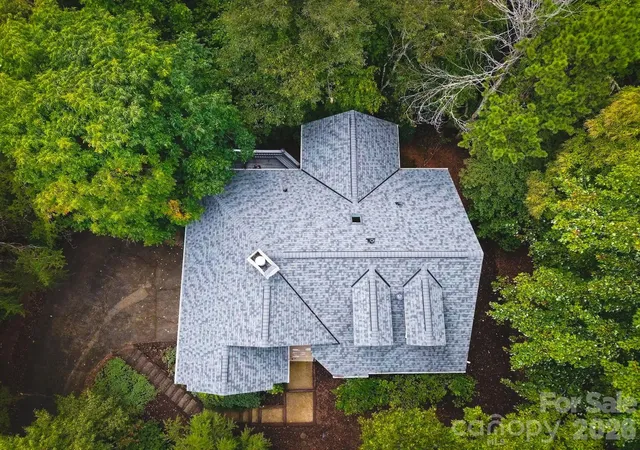 Photo 4 of Single family home for sale at 212 Ridgeway Rd, Lake Lure, NC 28746 | MLS# 4428311 | Listing updated on 2026-09-30