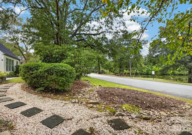 Photo 2 of Single family home for sale at 221 Saratoga Dr, Greer, SC 29650 | MLS# 4428317 | Listing updated on 2026-10-05