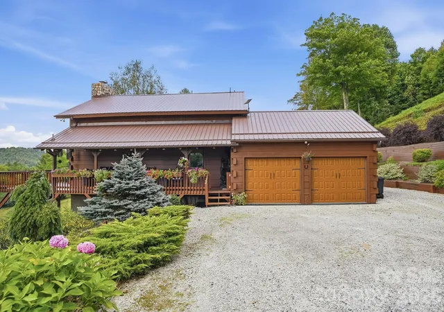 Photo 3 of Sale Pending at 9680 Nc 181 Hwy, Newland, NC 28657 | MLS# 4428318 | Listing updated on 2026-10-05
