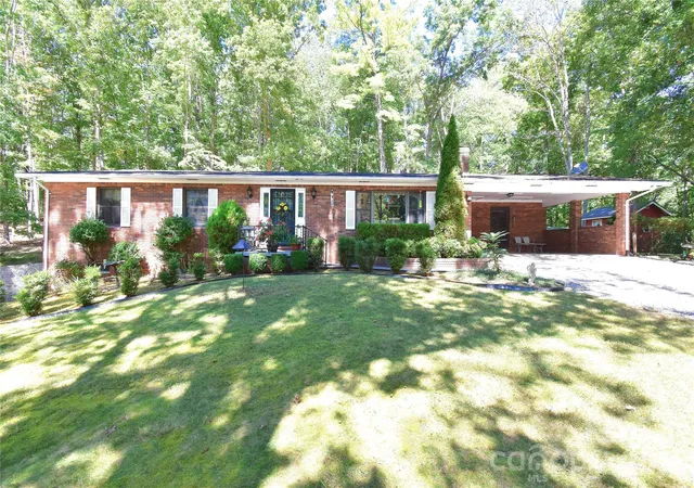 Photo 1 of Sale Pending at 39 Maynard Rd, Candler, NC 28715 | MLS# 4428324 | Listing updated on 2026-10-01