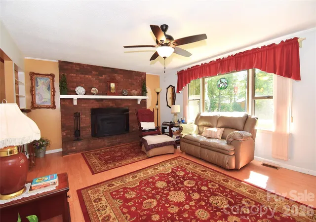 Photo 3 of Sale Pending at 39 Maynard Rd, Candler, NC 28715 | MLS# 4428324 | Listing updated on 2026-10-01