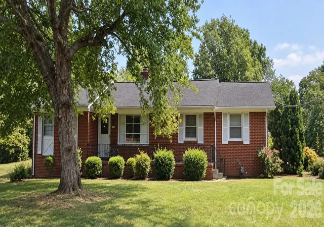 Photo 1 of Single family home for sale at 1416 36th Avenue Ne, Hickory, NC 28601 | MLS# 4428325 | Listing updated on 2026-10-02