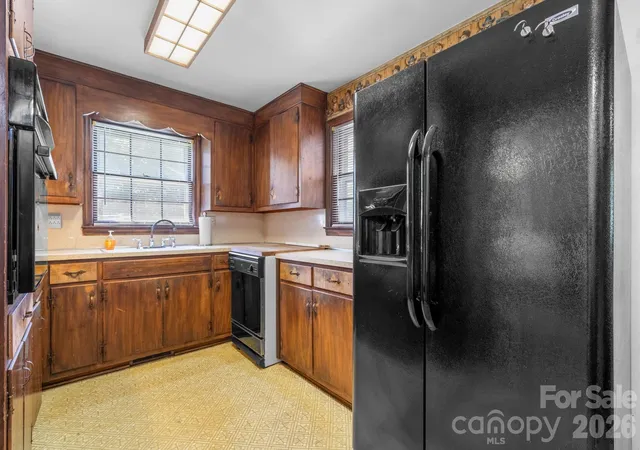 Photo 4 of Single family home for sale at 1416 36th Avenue NE, Hickory, NC 28601 | MLS# 4428325 | Listing updated on 2026-10-02