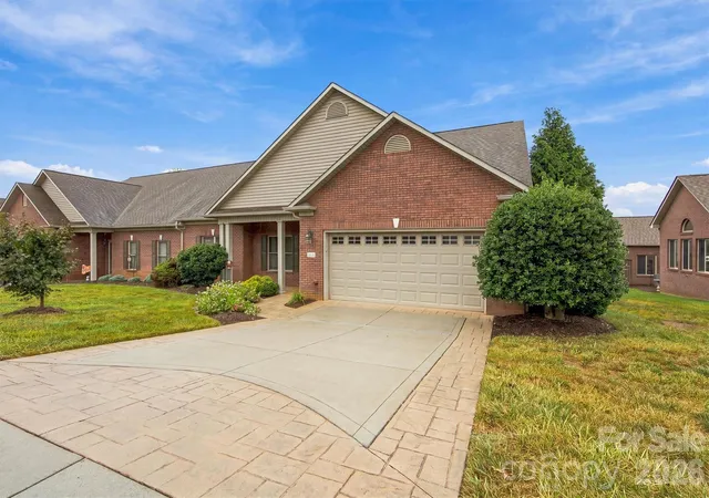Photo 3 of Townhouse for sale at 808 3rd Street NE, Conover, NC 28613 | MLS# 4428328 | Listing updated on 2026-09-28