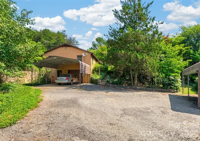 Photo 2 of Single family home for sale at 3175 Lynn Mountain Rd, Vale, NC 28168 | MLS# 4428329 | Listing updated on 2026-10-02