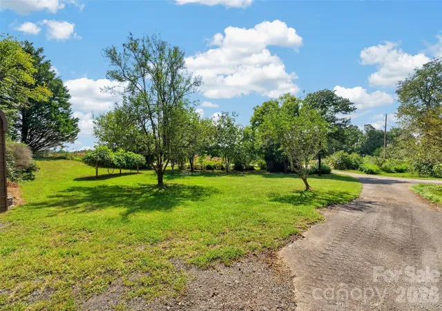 Photo 3 of Single family home for sale at 3175 Lynn Mountain Rd, Vale, NC 28168 | MLS# 4428329 | Listing updated on 2026-10-02