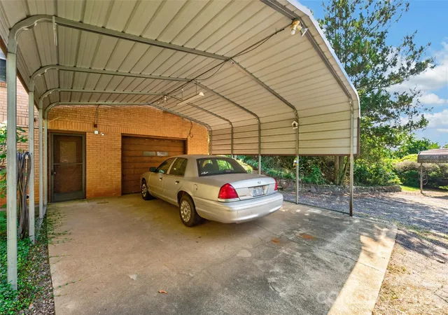 Photo 4 of Single family home for sale at 3175 Lynn Mountain Rd, Vale, NC 28168 | MLS# 4428329 | Listing updated on 2026-10-02
