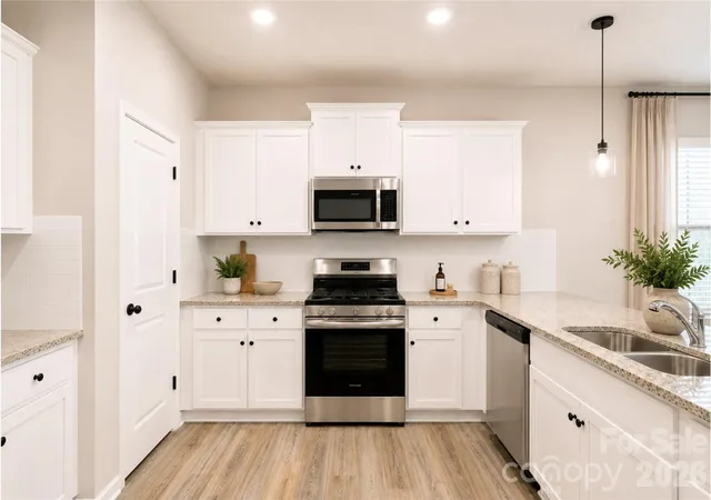 Photo 3 of Single family home for sale at 8925 Sawyer Run Ct, Charlotte, NC 28215 | MLS# 4428331 | Listing updated on 2026-10-07