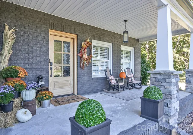 Photo 2 of Single family home for sale at 2659 Us Hwy 21, Hamptonville, NC 27020 | MLS# 4428332 | Listing updated on 2026-10-02