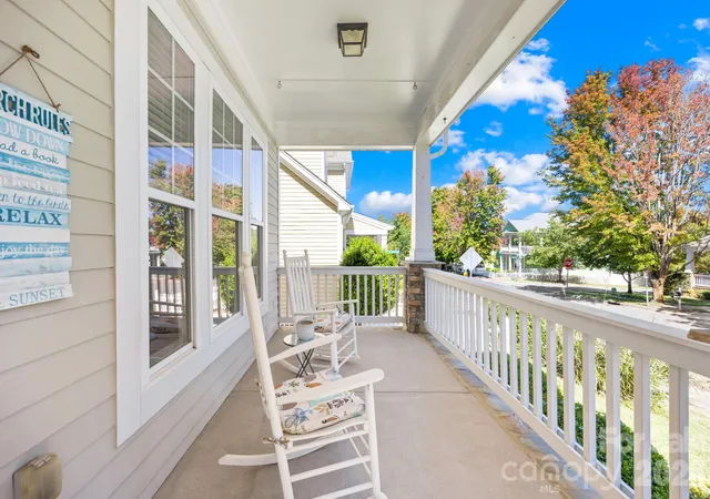 Photo 3 of Single family home for sale at 125 Water Oak Dr, Mooresville, NC 28117 | MLS# 4428333 | Listing updated on 2026-09-29