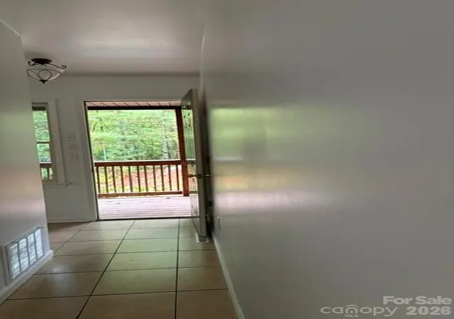 Photo 4 of Single family home for sale at 20 Pheasant Run Rd, Brevard, NC 28712 | MLS# 4428337 | Listing updated on 2026-10-07