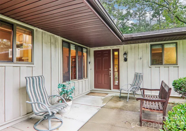 Photo 3 of Single family home for sale at 126 Brandon Rd, Hendersonville, NC 28739 | MLS# 4428341 | Listing updated on 2026-09-26