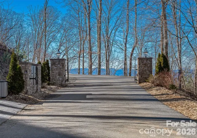 Photo 22 of Single family home for sale at 5 Soaring Hawk View #14, Asheville, NC 28804 | MLS# 4428342 | Listing updated on 2026-10-05