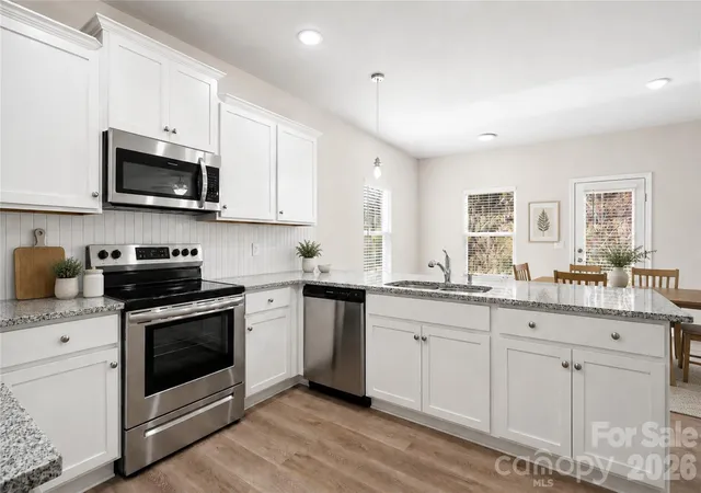 Photo 4 of Single family home for sale at 8908 Sawyer Run Ct, Charlotte, NC 28215 | MLS# 4428343 | Listing updated on 2026-10-01
