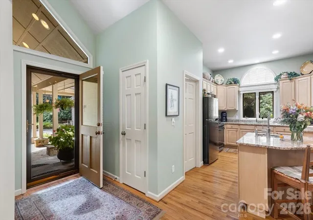 Photo 3 of Single family home for sale at 21 Crescent Trl, Highlands, NC 28741 | MLS# 4428345 | Listing updated on 2026-10-05