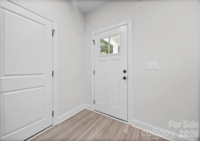 Photo 3 of Single family home for sale at 600 W Lewis St, Dallas, NC 28034 | MLS# 4428347 | Listing updated on 2026-10-04