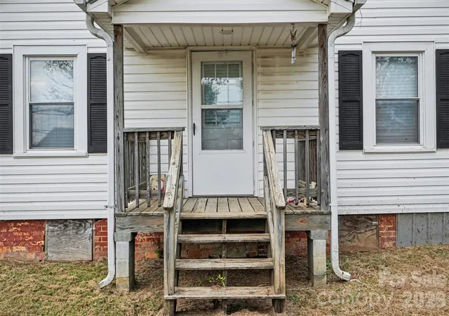 Photo 3 of Single family home for sale at 874 N Skyland Dr, Mount Pleasant, NC 28124 | MLS# 4428353 | Listing updated on 2026-09-26