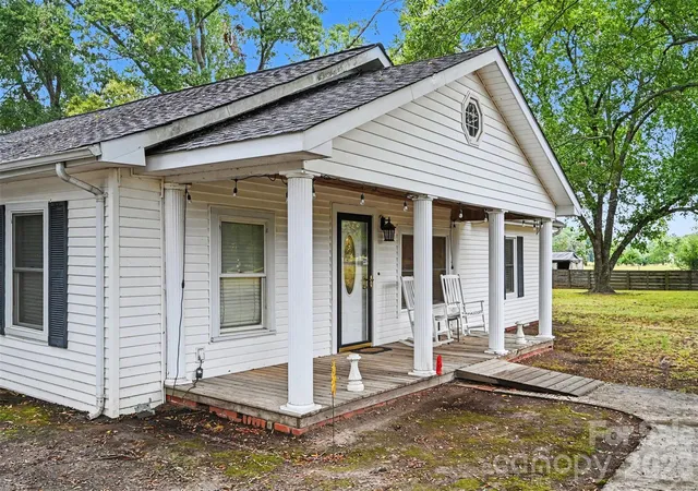 Photo 4 of Single family home for sale at 2291 Zion Rd, Lancaster, SC 29720 | MLS# 4428376 | Listing updated on 2026-09-26