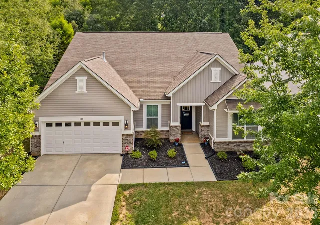 Photo 1 of Single family home for sale at 111 Paradise Hills Cir, Mooresville, NC 28115 | MLS# 4428377 | Listing updated on 2026-10-03