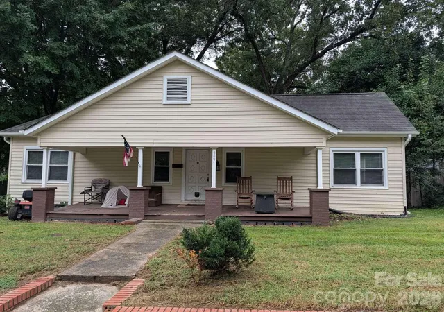 Photo 1 of Single family home for sale at 327 Aycock St Ne, Concord, NC 28025 | MLS# 4428378 | Listing updated on 2026-09-25