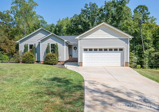 Photo 1 of Single family home for sale at 823 Limerick Dr #71, Dallas, NC 28034 | MLS# 4428382 | Listing updated on 2026-09-26