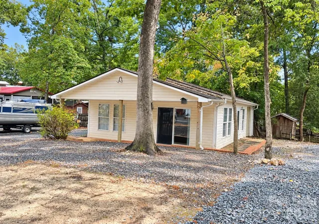 Photo 2 of Single family home for sale at 135 Landlubber Trl #105 H, Mount Gilead, NC 27306 | MLS# 4428395 | Listing updated on 2026-10-02