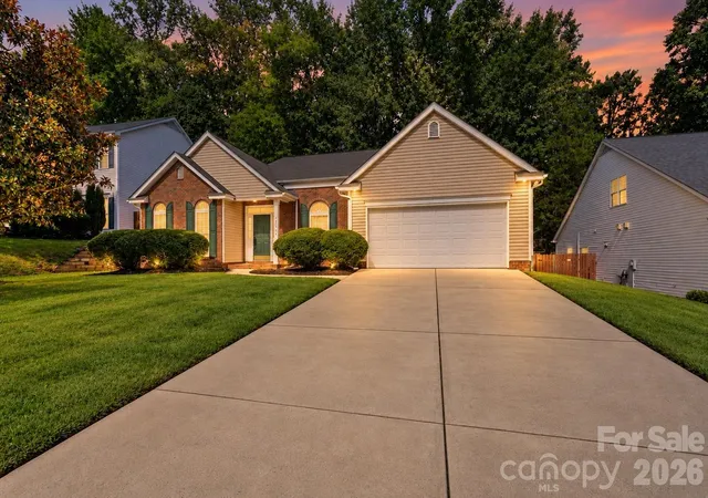 Photo 1 of Single family home for sale at 10214 Stoneykirk Ln, Charlotte, NC 28269 | MLS# 4428396 | Listing updated on 2026-10-06