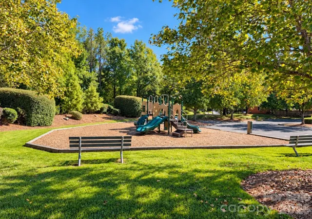 Photo 35 of Single family home for sale at 10214 Stoneykirk Ln, Charlotte, NC 28269 | MLS# 4428396 | Listing updated on 2026-10-06