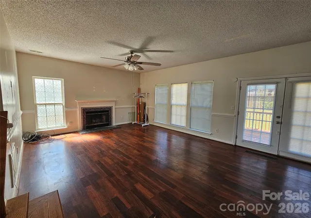 Photo 4 of Single family home for sale at 7402 Shiras Ct, Charlotte, NC 28273 | MLS# 4428414 | Listing updated on 2026-10-08