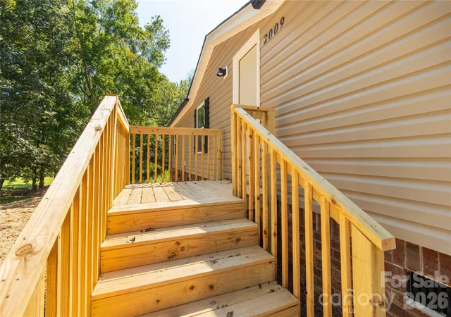Photo 3 of Single family home for sale at 2009 Sugar Hl Rd, York, SC 29745 | MLS# 4428416 | Listing updated on 2026-10-03
