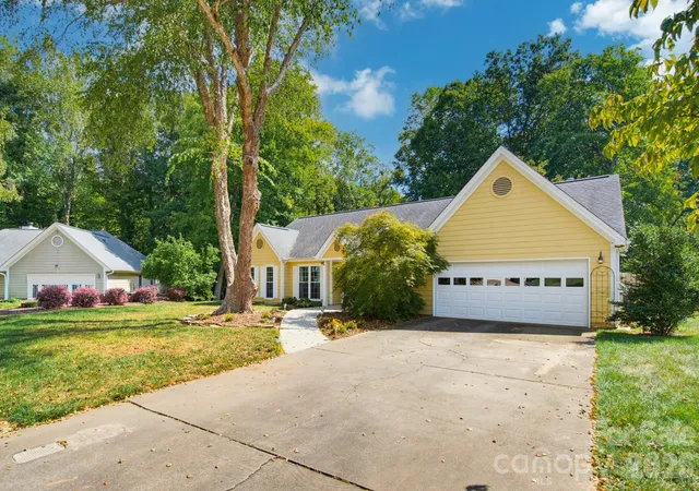 Photo 3 of Single family home for sale at 6609 Paul Schadt Ln, Mint Hill, NC 28227 | MLS# 4428420 | Listing updated on 2026-10-05