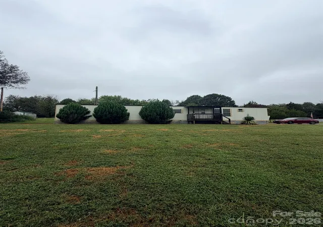 Photo 1 of Single family home for sale at 125 Deerfield Ln, Statesville, NC 28677 | MLS# 4428421 | Listing updated on 2026-09-28