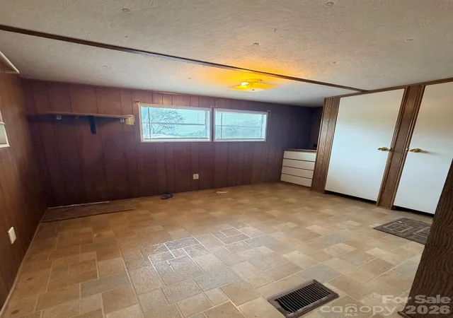 Photo 3 of Single family home for sale at 125 Deerfield Ln, Statesville, NC 28677 | MLS# 4428421 | Listing updated on 2026-09-28
