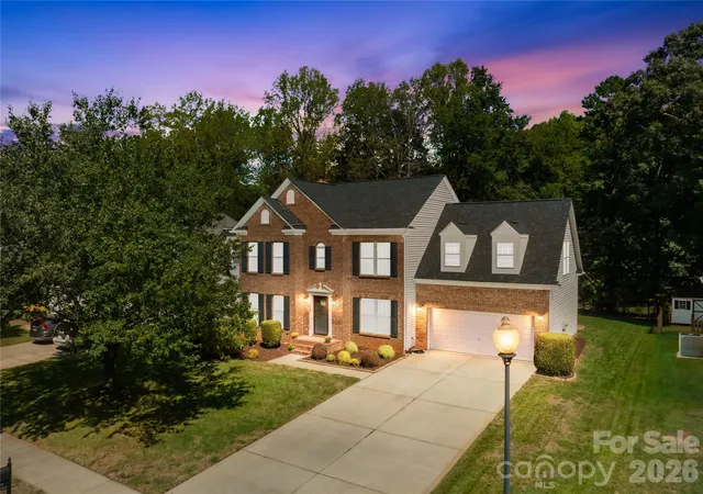 Photo 1 of Single family home for sale at 13615 Edgetree Dr, Pineville, NC 28134 | MLS# 4428422 | Listing updated on 2026-10-07